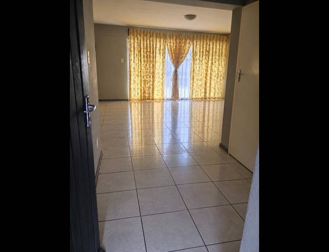 3 BEDROOM APARTMENT FOR SALE IN SASOLBURG CENTRAL